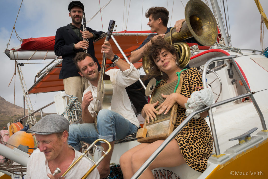 L'équipage pour le voyage du Sud de la France au Cap-vert : Anton Kerkhof, Felix Heymans, Jérôme Delmas, Lise Dieumegard, Bots