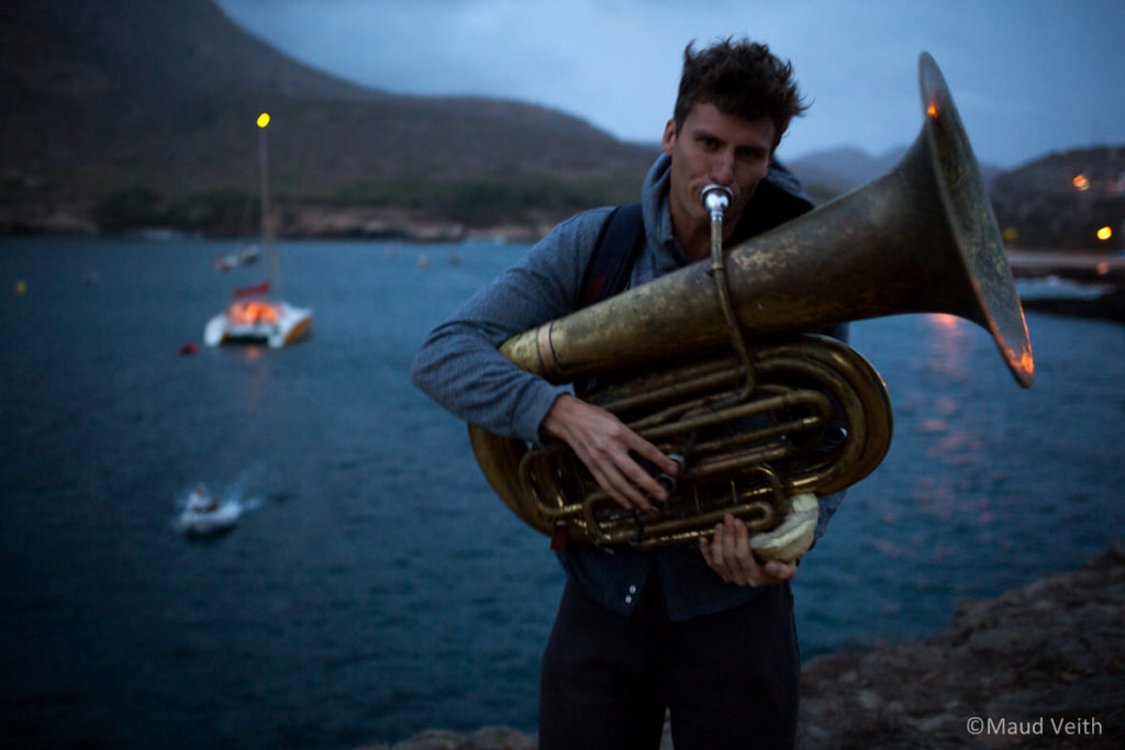 Felix Heymans au tuba - cap vert 2021